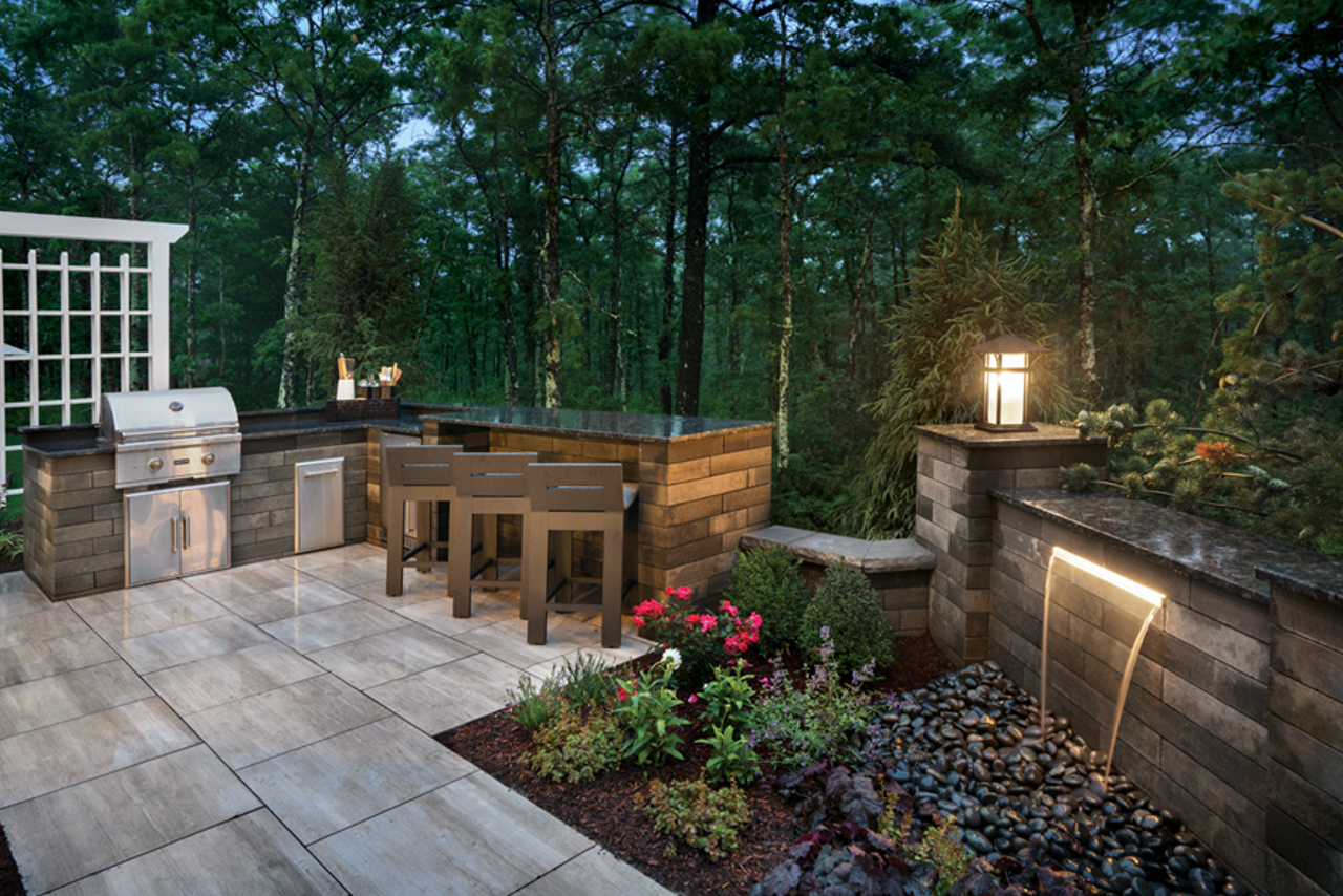 Woody Nook Outdoor Kitchen Night