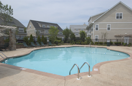 avalon community pool